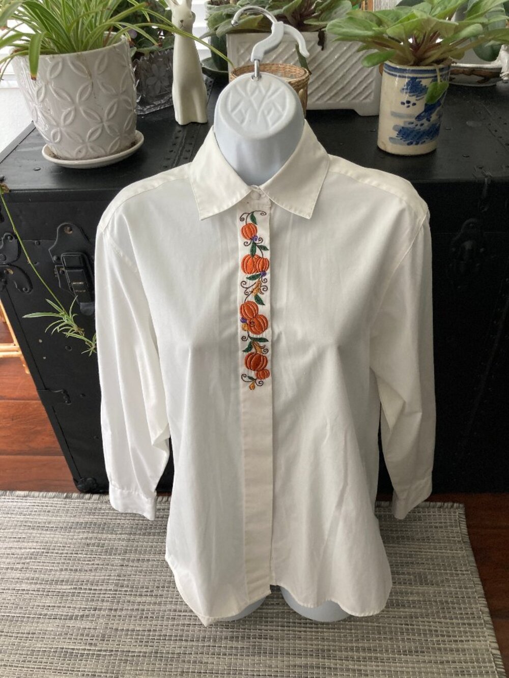 Foxcroft Vintage 90's Crisp White Button Down Shirt AutumnTheme Embroidery S